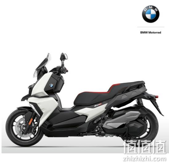 bmw宝马c400x摩托车雪山白