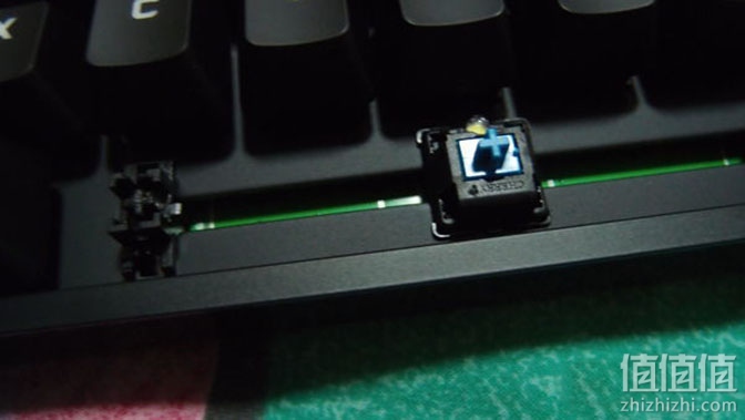 Logitech 罗技 G610 Cherry轴游戏机械键盘开箱