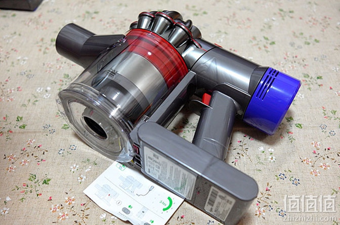 dyson 戴森 v8 absolute 手持式无线吸尘器开箱