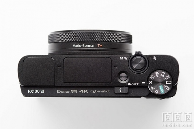 口袋里的a9sony索尼rx100vii7代黑卡相机评测