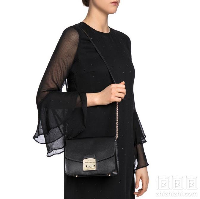 1545985040523636.png Furla 芙拉 METROPOLIS系列 女士真皮小号方块包*2件 ¥1429包邮包税715元/个包税包邮(需两件5折)