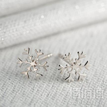 Lily Charmed 银色雪花片耳钉116元包邮包税