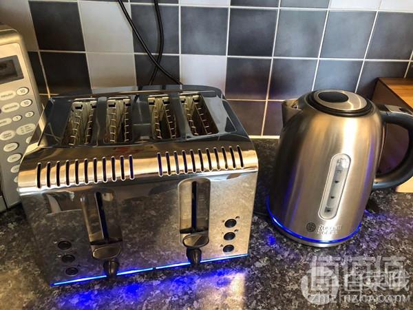Russell Hobbs 领豪 20460 Buckingham系列 电热水壶1.7L Prime会员免费直邮含税到手264.04元