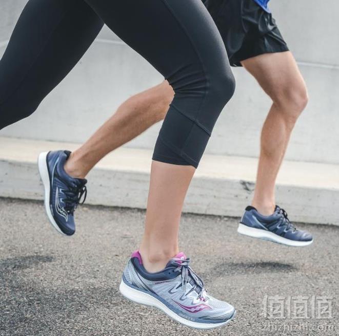 18新款，Saucony 圣康尼 TRIUMPH ISO 4 女款缓震跑鞋新低352.4元包邮（3件4折）