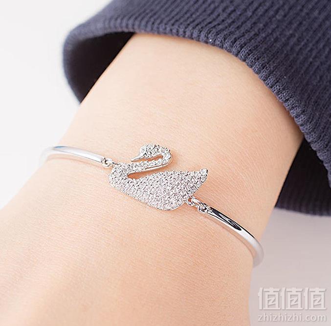 SWAROVSKI 施华洛世奇 Swan 经典镶钻银色天鹅手镯 5011990519元包邮包税