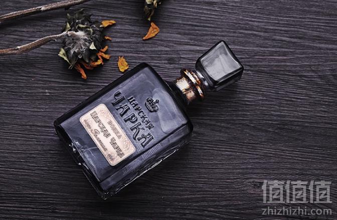 俄罗斯进口，沙皇 金标伏特加500ml 送两个酒杯58元包邮（需领券）