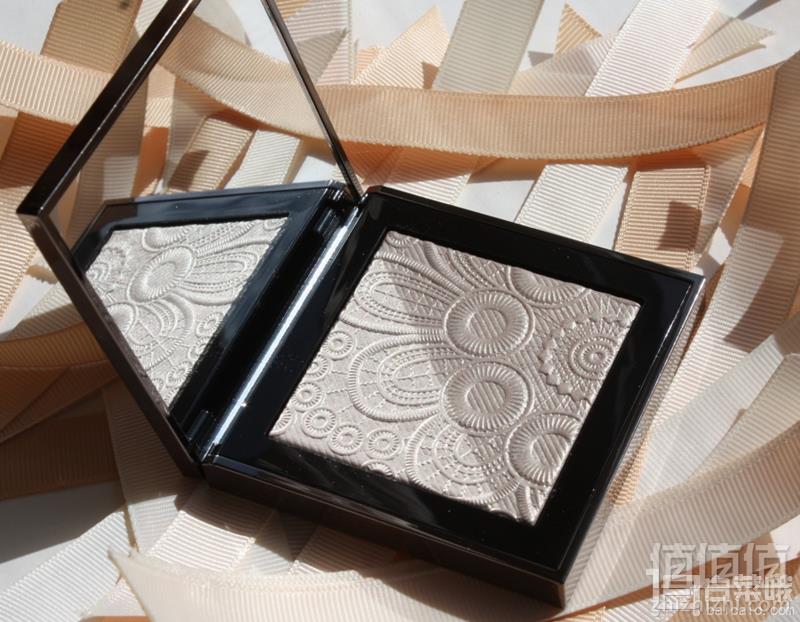 BURBERRY 巴宝莉 限量版蕾丝高光粉饼  新低£31.5凑单免费直邮到手280元
