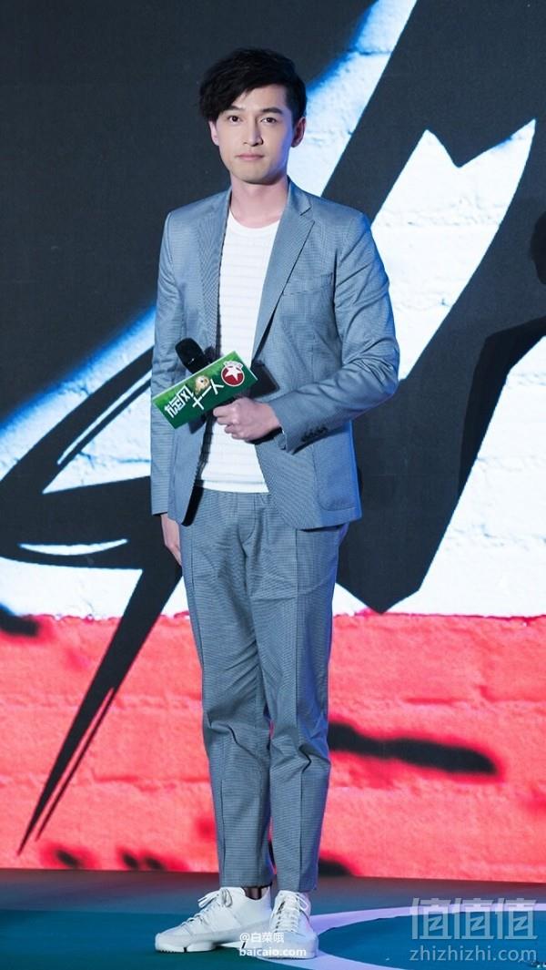 码全补货！Clarks <a href=https://www.baicaio.com/brand-show-id-8842 target='_blank'>其乐</a> 男士三瓣底休闲鞋 直邮含税到手￥562
