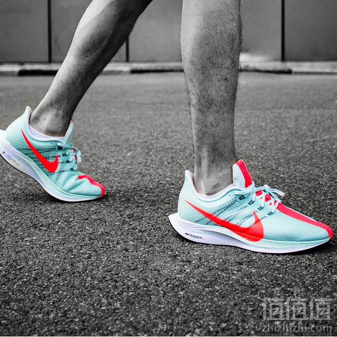 Nike 耐克 Zoom Pegasus 35 Turbo 女款跑步鞋 多色869元包邮（需领券）男款919元包邮