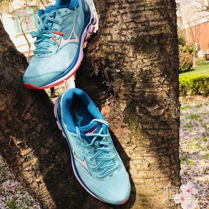Mizuno 美津浓 Wave Rider 21 女士次顶级缓震跑鞋 两色新低263.2元
