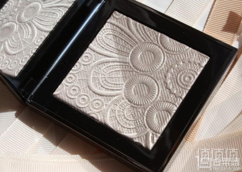 BURBERRY 巴宝莉 蕾丝高光粉饼 新低£27（需用码）凑单直邮到手新低240元