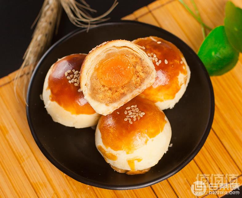 知味观 多口味 蛋黄酥100g*2盒24.9元包邮（2件￥42.35）