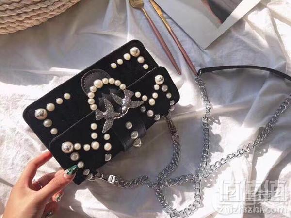 Pinko 品高 Mini款 天鹅绒珍珠燕子包 Prime会员免费直邮含税到手1147元