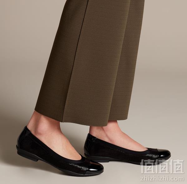 <span>37码白菜！</span>Clarks 其乐 Un高端系列 Neenah Garden 女士经典芭蕾平底鞋 26128861新低172元包邮