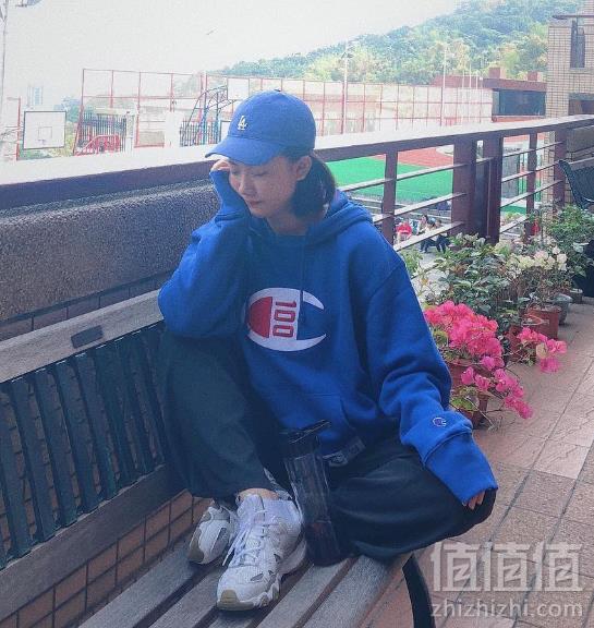 5色码全，100周年纪念款 Champion 冠军 中性运动卫衣 S4309-550154180.65元包邮包税