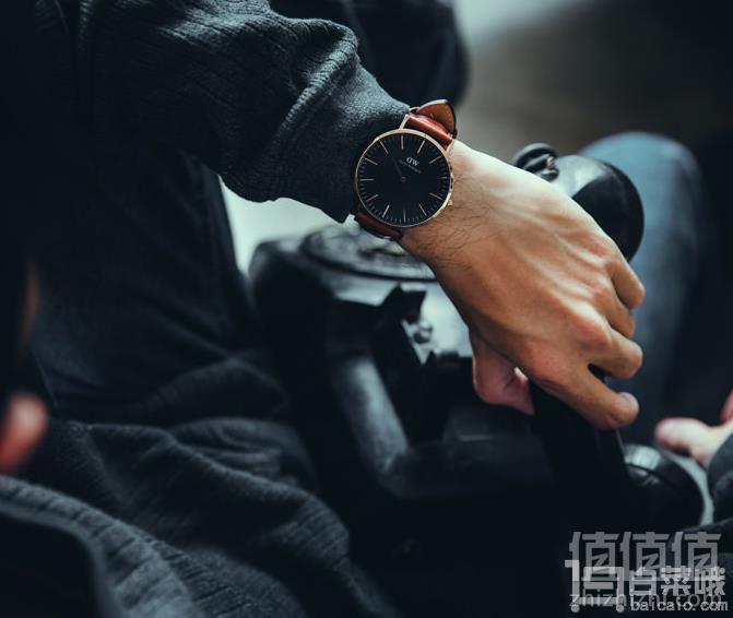 <span>白菜！还有3块</span>Daniel Wellington 丹尼尔·惠灵顿 Classic Black全黑男士时尚腕表 DW00100127新低323元包邮包税（Prime会员再9.5折）