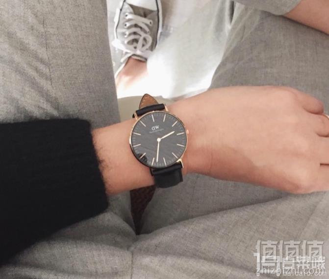 <span>白菜！还有3块</span>Daniel Wellington 丹尼尔·惠灵顿 Classic Black全黑男士时尚腕表 DW00100127新低323元包邮包税（Prime会员再9.5折）