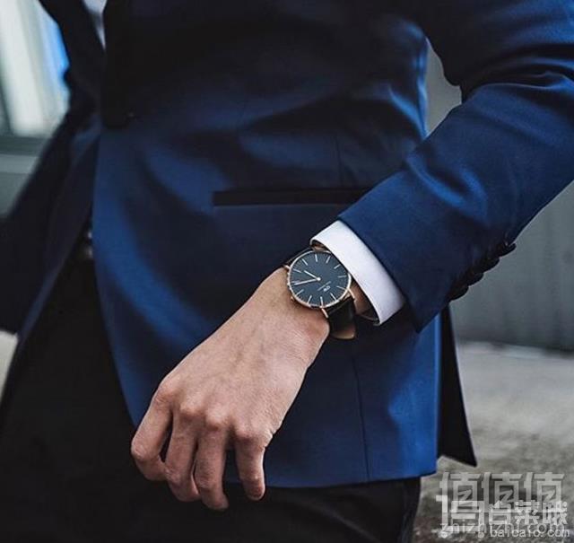 <span>白菜！还有3块</span>Daniel Wellington 丹尼尔·惠灵顿 Classic Black全黑男士时尚腕表 DW00100127新低323元包邮包税（Prime会员再9.5折）