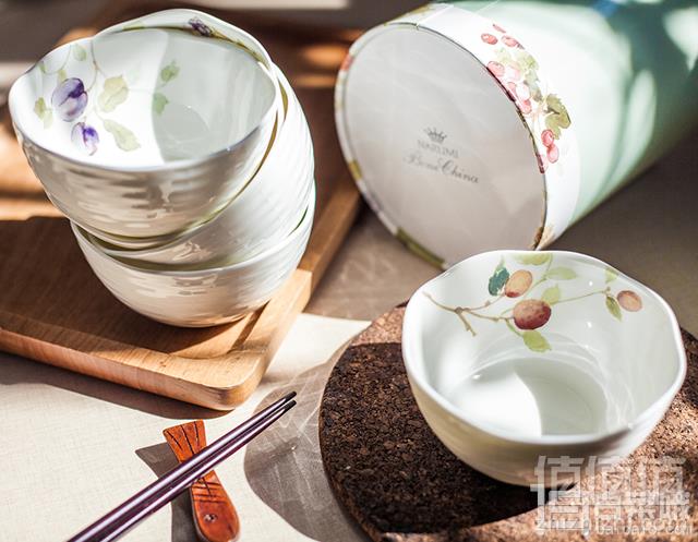 国内￥480，NARUMI 鸣海 11cm骨瓷饭碗5件套198.12元