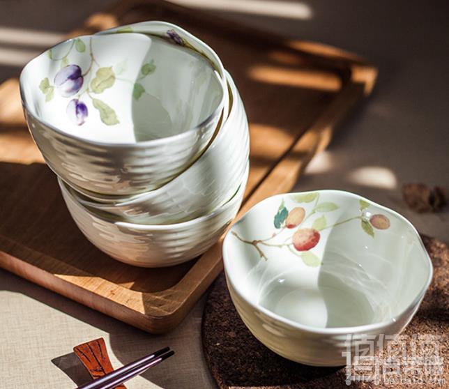 国内￥480，NARUMI 鸣海 11cm骨瓷饭碗5件套198.12元