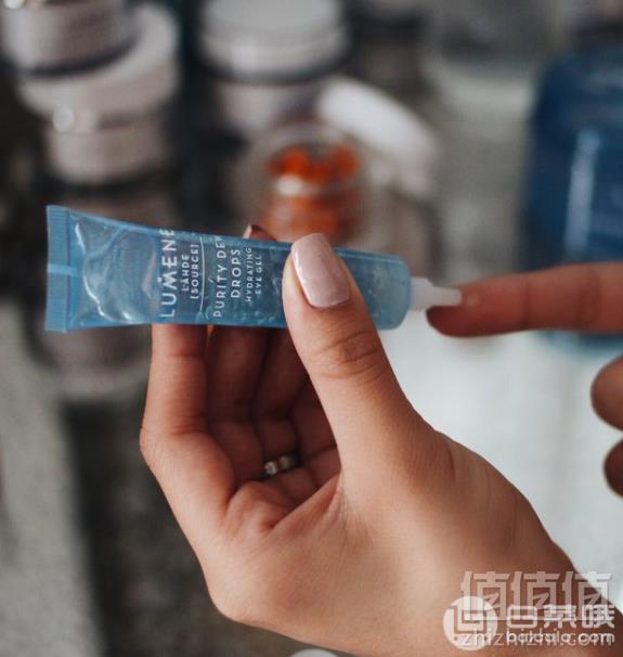 Lumene 优姿婷 眼部清爽保湿啫喱15ml96.42元