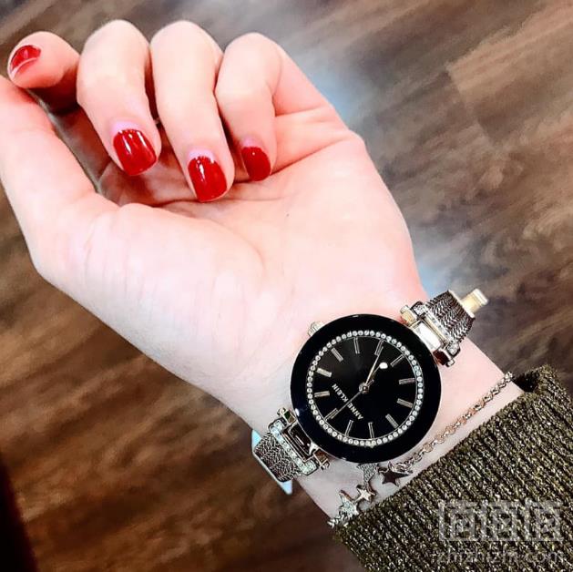 七夕礼物，Anne Klein 安妮·克莱因 1906NVGB 女士施华洛世奇水晶手链腕表250.24元