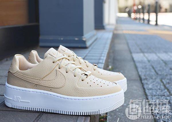 Nike 耐克 AF1 Sage Low 空军一号 女士松糕底板鞋319.2元包邮（需凑单用码）