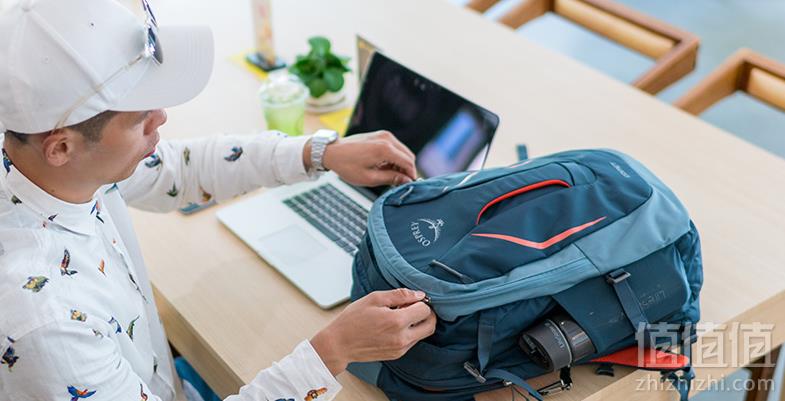 双11预售，Osprey 小鹰 F17 Comet 彗星 日用双肩背包 30L 2色369元包邮（需付定金50元）
