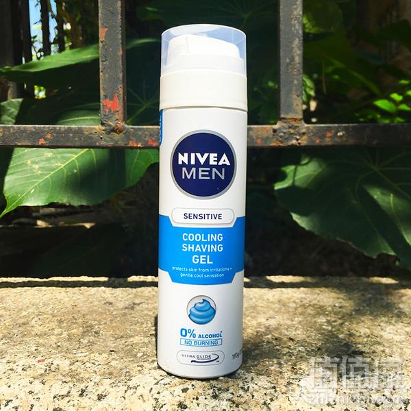 <span>白菜！</span>Nivea 妮维雅 男士舒安冰酷剃须啫喱 200ml *7件55.14元（新低7.88元/件）
