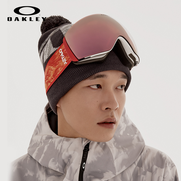 Oakley 欧克利 Flight Deck飞行系列 谱锐智滑雪护目镜0OO7050719元（天猫旗舰店1550元）