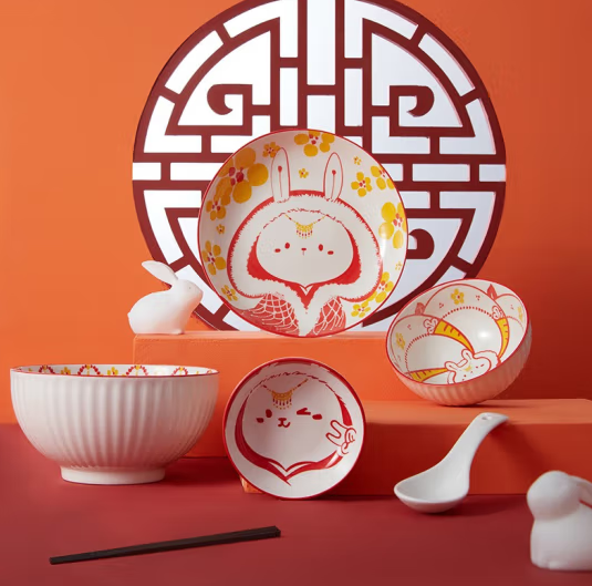 共禾京品 周大福联名 草莓甜心兔釉下彩碗碟6件套29.9元包邮（需领券）