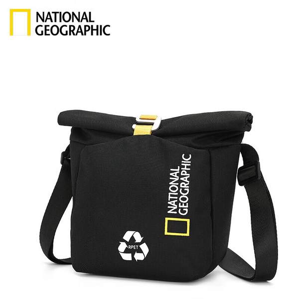 National Geographic 国家地理 大号简约仙护盾抗菌单肩斜挎包 N23821.0674元（1件5折）