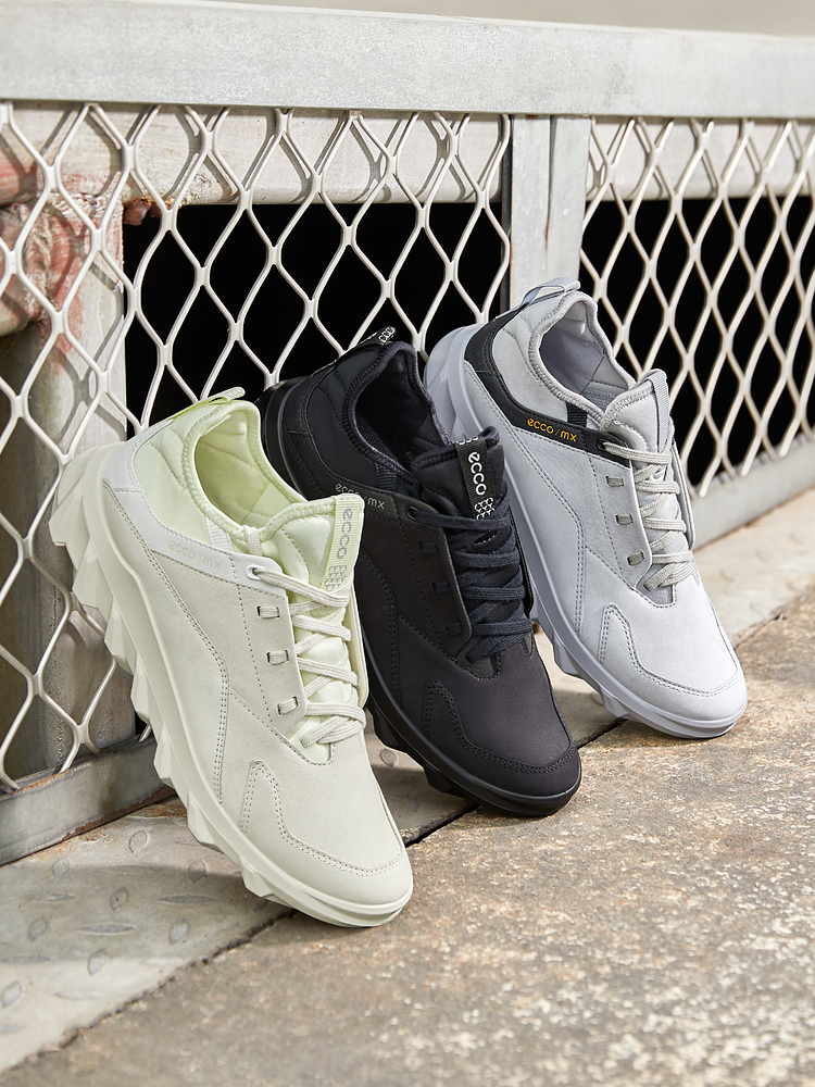 ECCO 爱步 Mx Hiking 驱动系列 女士防滑跑步鞋 820183390.23元（天猫旗舰店1449元）