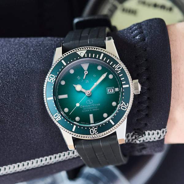 Orient东方双狮旗下高端，Orient Star 东方星 Diver 1964系列 男士机械潜水表5558.56元