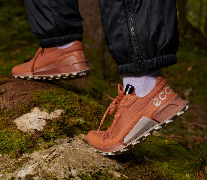 ECCO 爱步 Biom 2.1 X Ctry 健步2.1越野系列 女士户外运动鞋 822833新低563.48元（天猫旗舰店2399元）