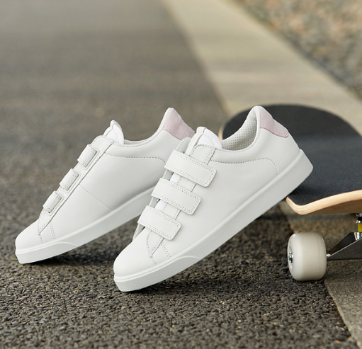 2023新品，ECCO 爱步 Street Lite 街头轻巧 女士魔术贴真皮休闲板鞋 212843528.43元（天猫旗舰店1599元）