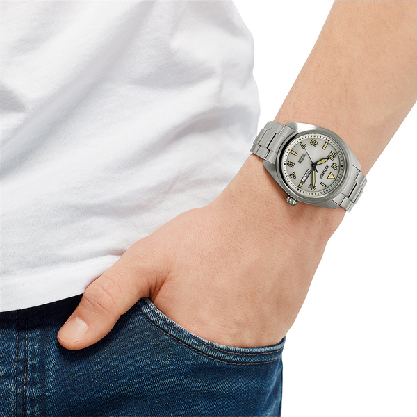 降￥146新低！Citizen 西铁城 BM8560-88XE 蓝宝石镜面 光动能男士钛合金腕表新低731.37元（Prime会员9折）