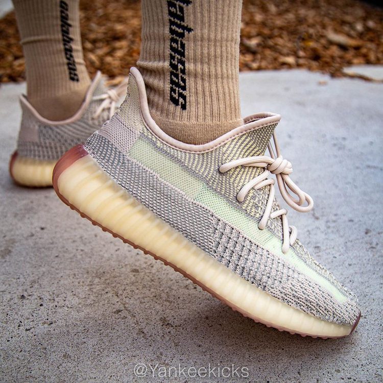 阿迪达斯 YEEZY BOOST 350 V2 男女运动鞋 图4