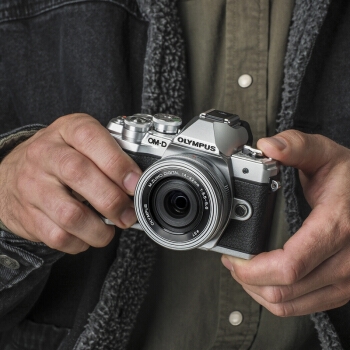 OLYMPUS 奥林巴斯 E-M10 MarkIII 微单相机 套机（14-42mm+40-150mm） 图5