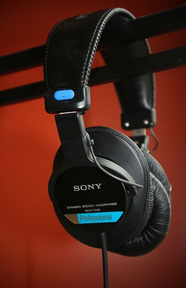 SONY 索尼 MDR-7506 封闭式头戴 监听耳机，HiFi耳机 图3