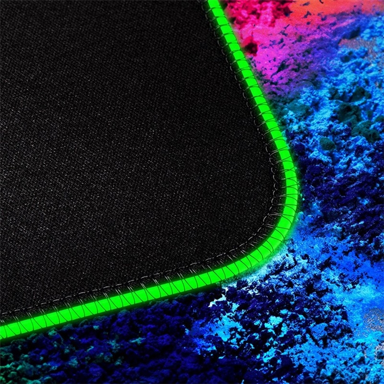 RAZER 雷蛇 Goliathus Chroma 重装甲虫幻彩版 游戏鼠标垫 图4