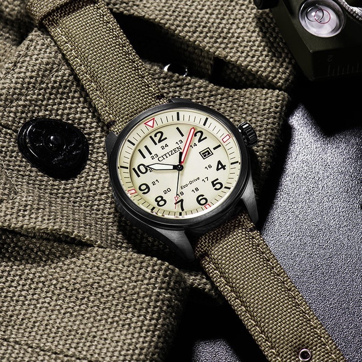 CITIZEN 西铁城 AW5005-12X 光动能男士腕表 图2