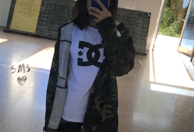 帅炸了 美国潮牌 DC 经典款 男女 圆领T恤 烫金Logo 图7