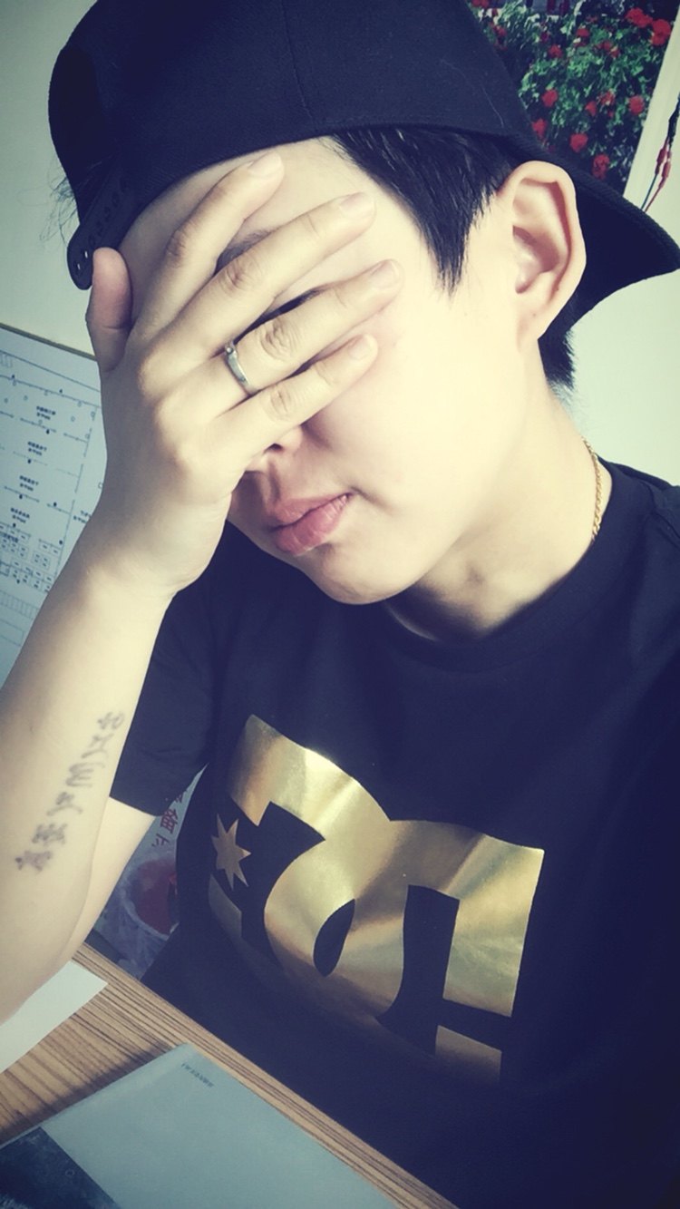 帅炸了 美国潮牌 DC 经典款 男女 圆领T恤 烫金Logo 图3