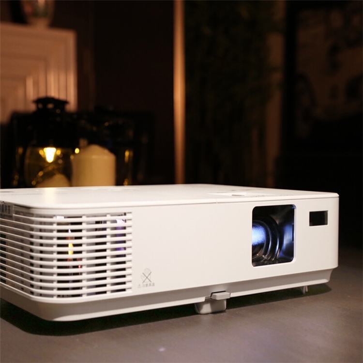 NEC 日电 NP-CD3105H 家用投影机 图4