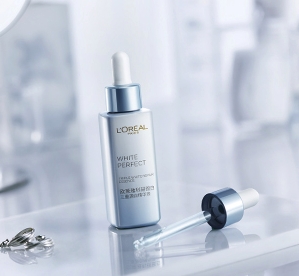 L'OREAL PARIS 巴黎欧莱雅 科研致白三重源白精华液 30ml+7.5ml*4 *2件 图3