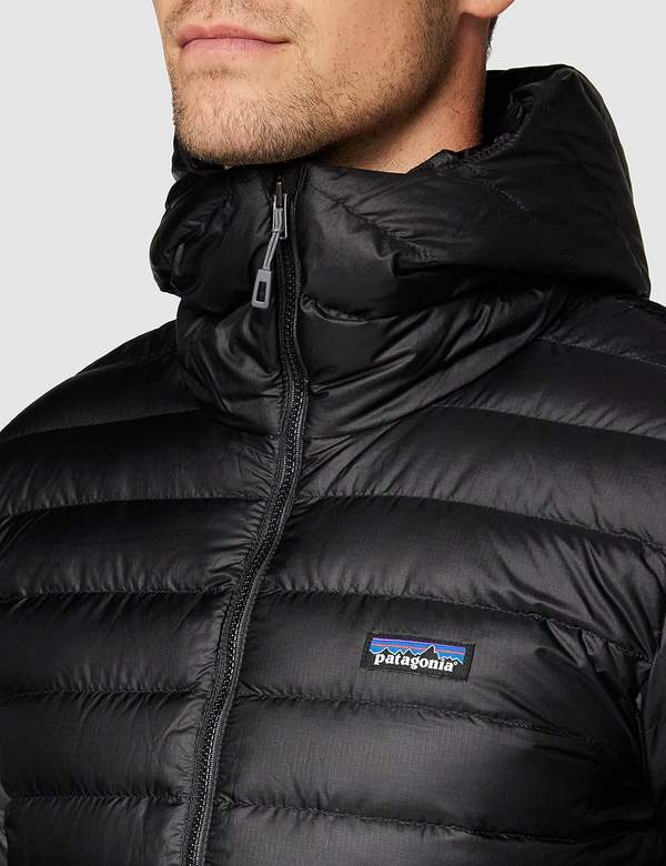 XL码，Patagonia 巴塔哥尼亚 Down Sweater 男士800蓬轻薄连帽羽绒服847021591元（天猫旗舰店2999元）