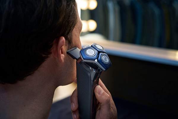 Philips 飞利浦 7000系列 S7887/82 电动剃须刀680元