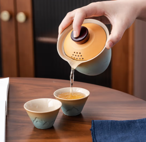 京东自有品牌，惠寻 行便携式茶具套装（1壶4杯） 39.9元包邮 买手党-买手聚集的地方