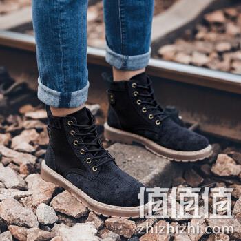  男子英伦皮靴
